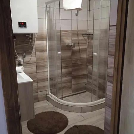 Lilla Apartmanhazak *